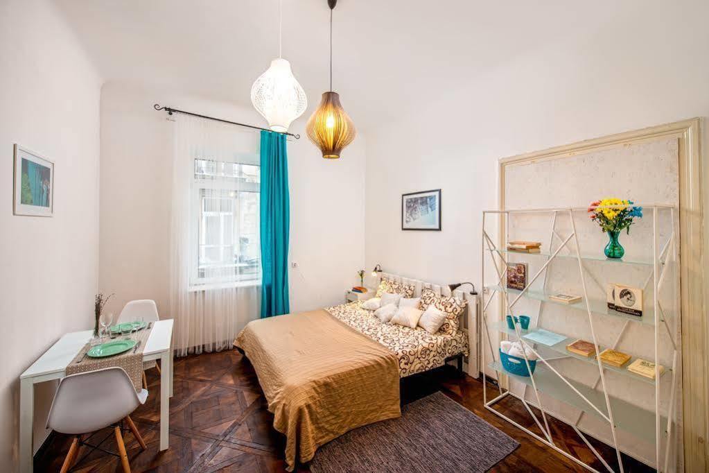 Apartament On Kostiushka Lviv Kültér fotó