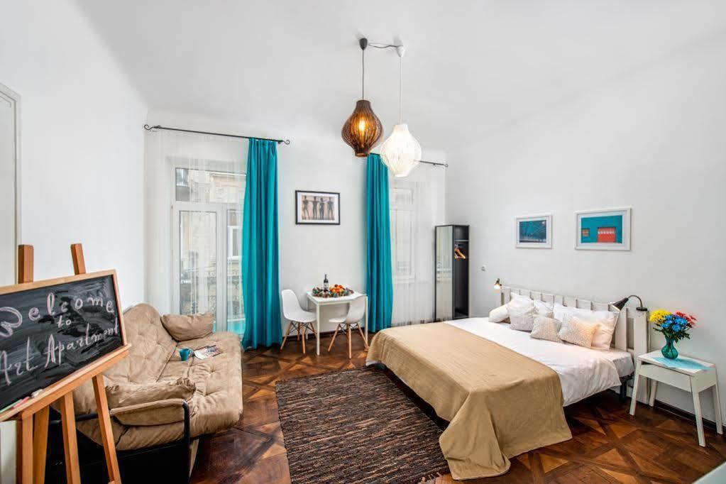 Apartament On Kostiushka Lviv Kültér fotó